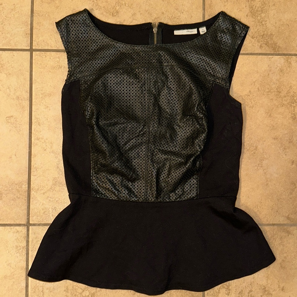 HP !! Halogen Peplum Top